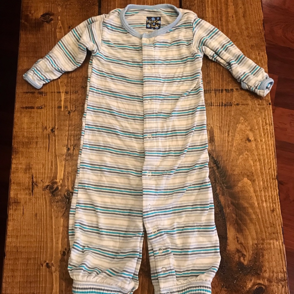 Nwot kickee converter Gown